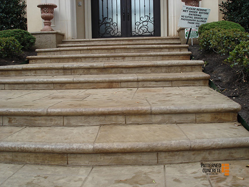 Yorkstone with cantilever steps, beige color with pecan tan release
